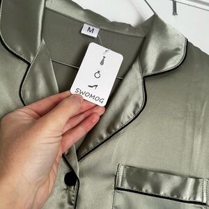 Women's Satin Pajama Set - Light Green